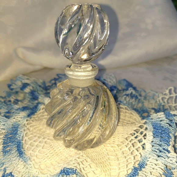 Crystal Perfume Decanter - Picture 1 of 4